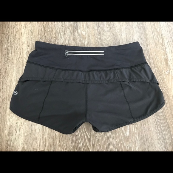 Lululemon Speed Up Short 2’5 - Picture 2 of 2